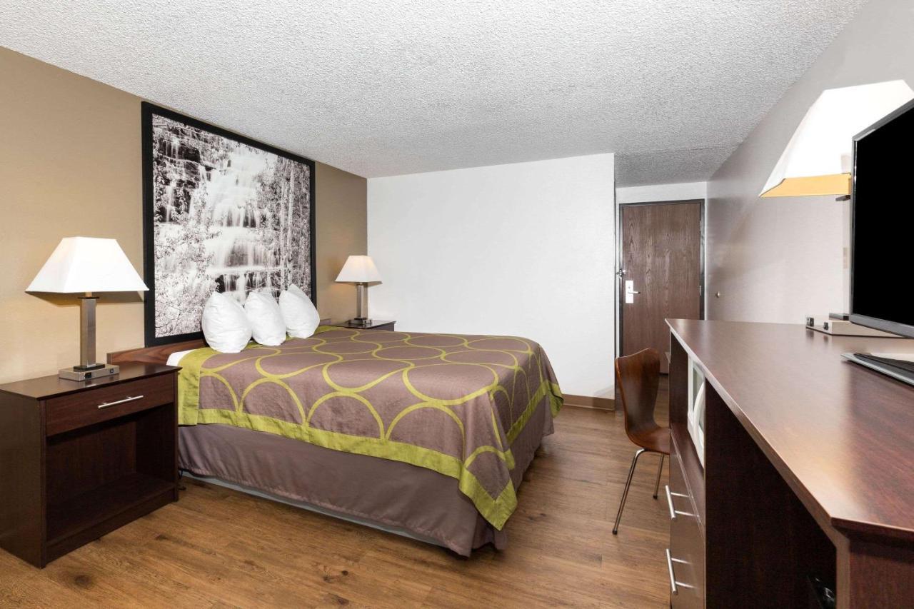Hotel Super 8 By Wyndham Missoula/Brooks Street Exterior foto