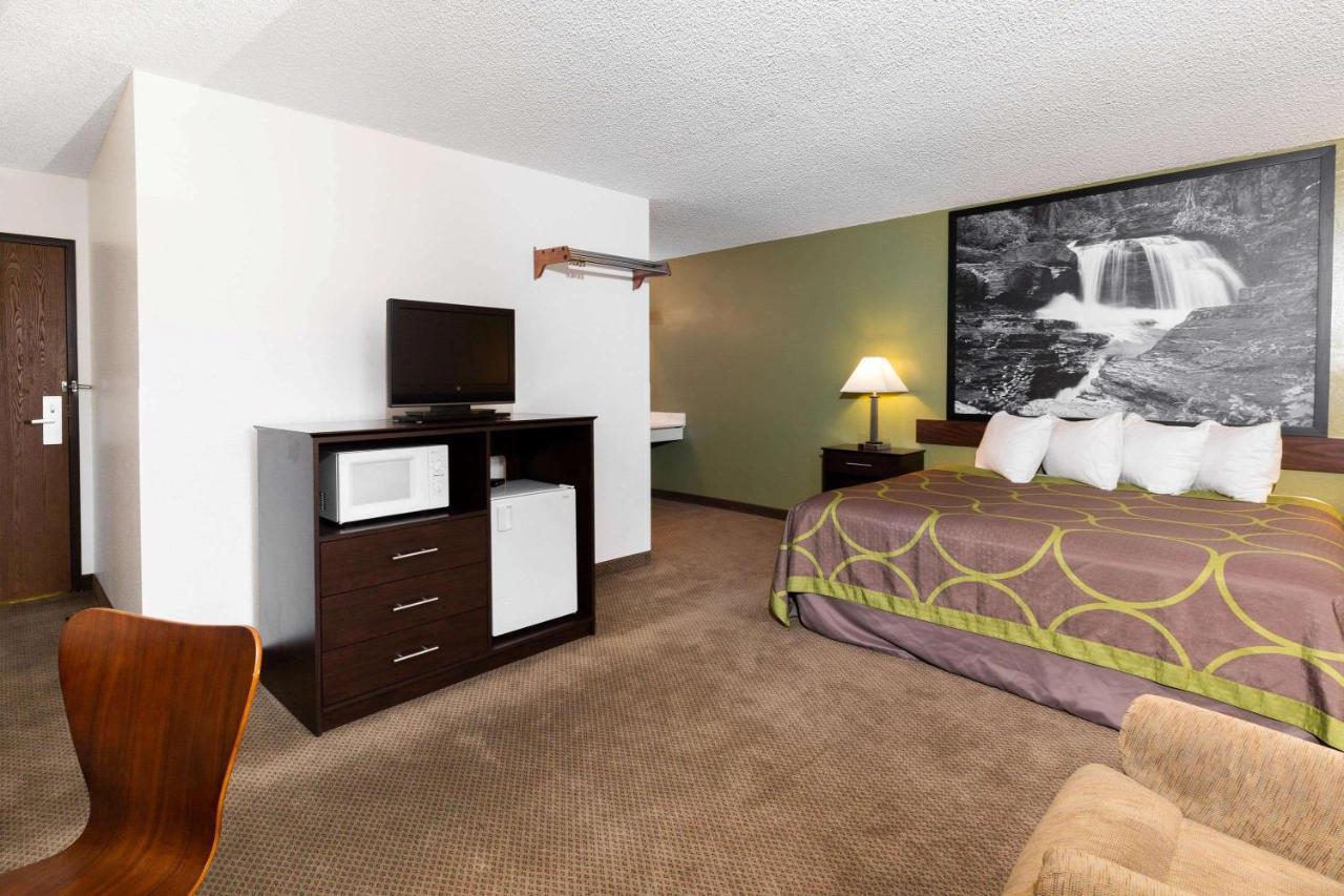 Hotel Super 8 By Wyndham Missoula/Brooks Street Exterior foto