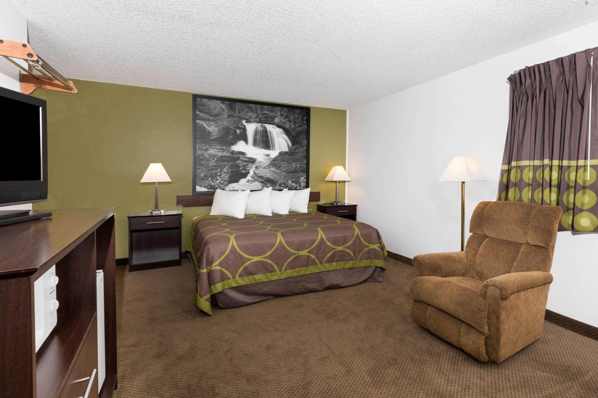 Hotel Super 8 By Wyndham Missoula/Brooks Street Exterior foto
